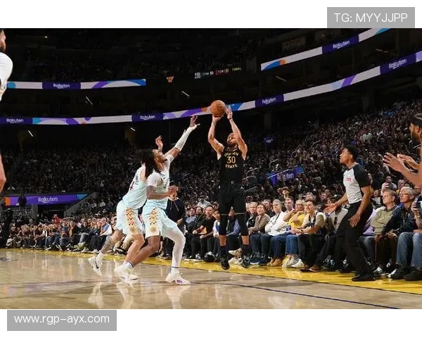 巴恩斯三分命中率稳健，助力球队客场取胜