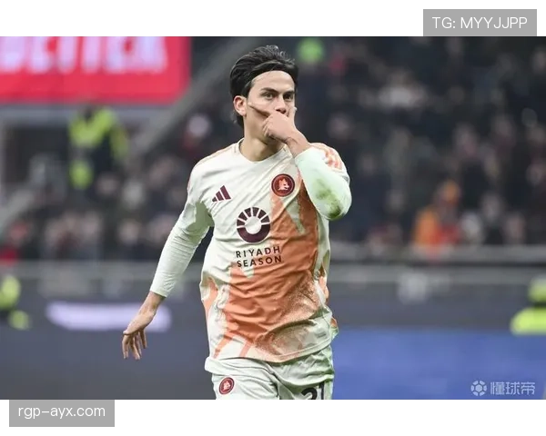 迪巴拉灵动突破引对手防线溃散 球迷热议意甲赛场新亮点