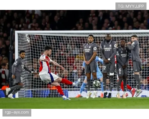 赖斯展现钢铁意志，英格兰中场高强度对决中闪耀全场