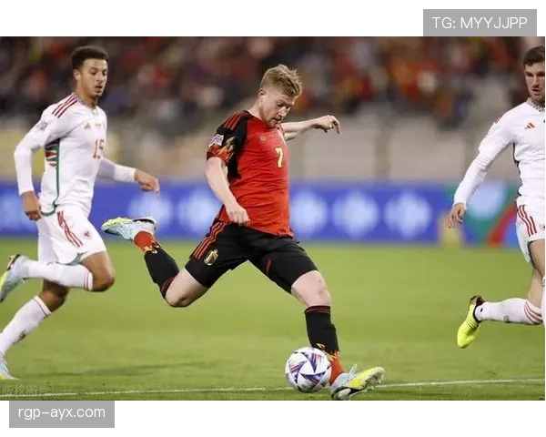 德布劳内防守端表现亮眼,拦截抢断成球队取胜关键 德布劳内防守端表现亮眼,拦截抢断成球队取胜关键