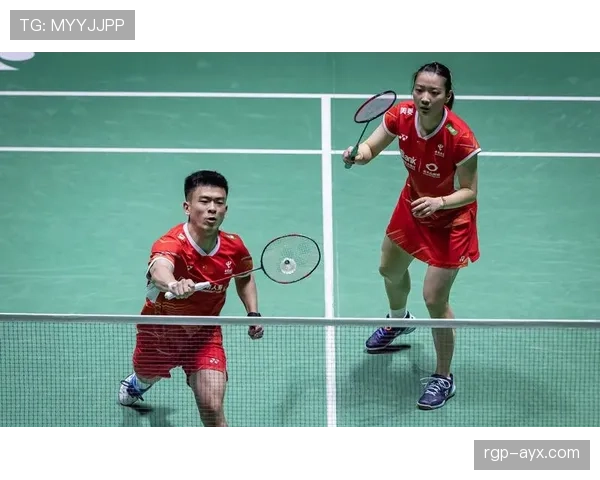 黄雅琼打完比赛直接换妆出门，背个包比我房租还贵，人生差距有点刺眼